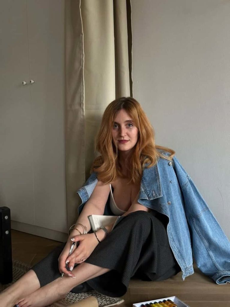 Une artiste chez elle