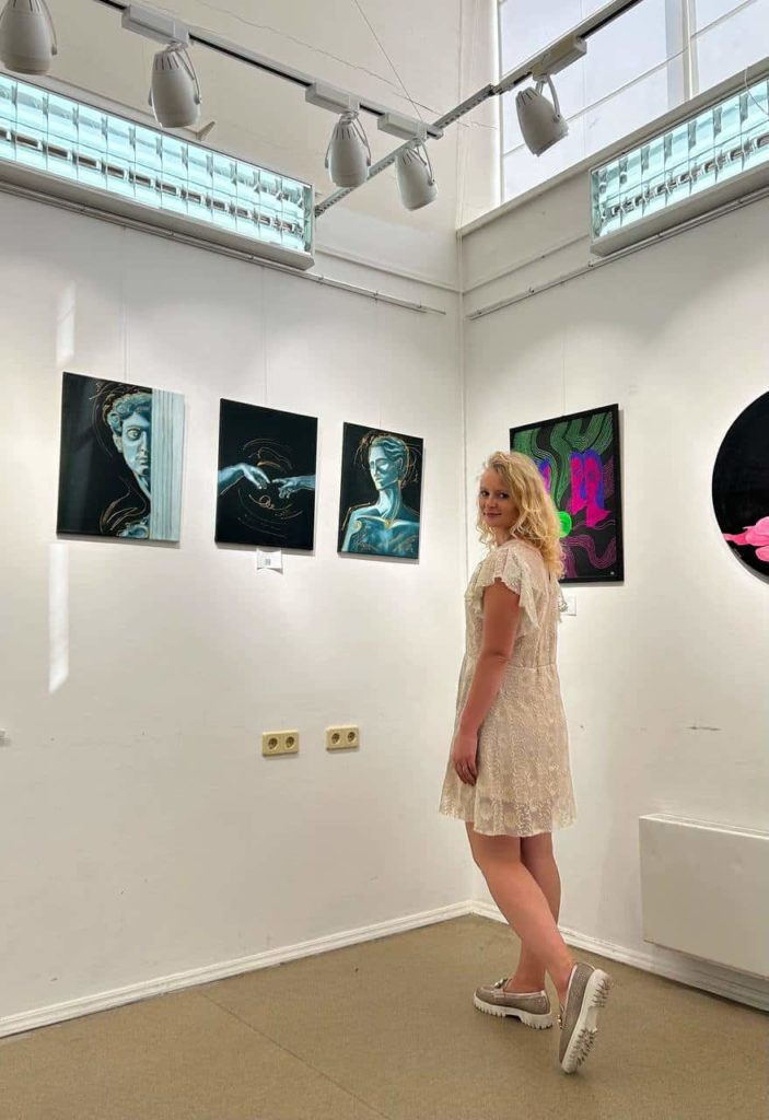 L’artiste Natali Nishchuk à son exposition